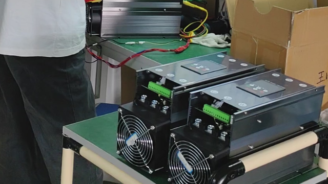 熔斷器一換就燒？別再怪質(zhì)量了，這是電力調(diào)整器在報(bào)警！