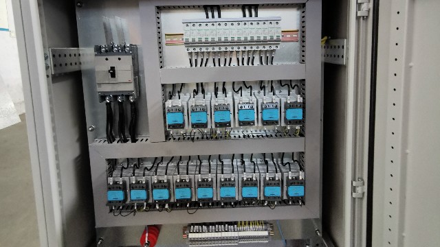 工業(yè)烤箱使用固態(tài)繼電器時需要注意什么嗎？