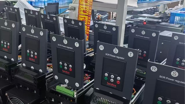 你的電力調整器在“假報警”嗎？還是內部已燒得通紅？