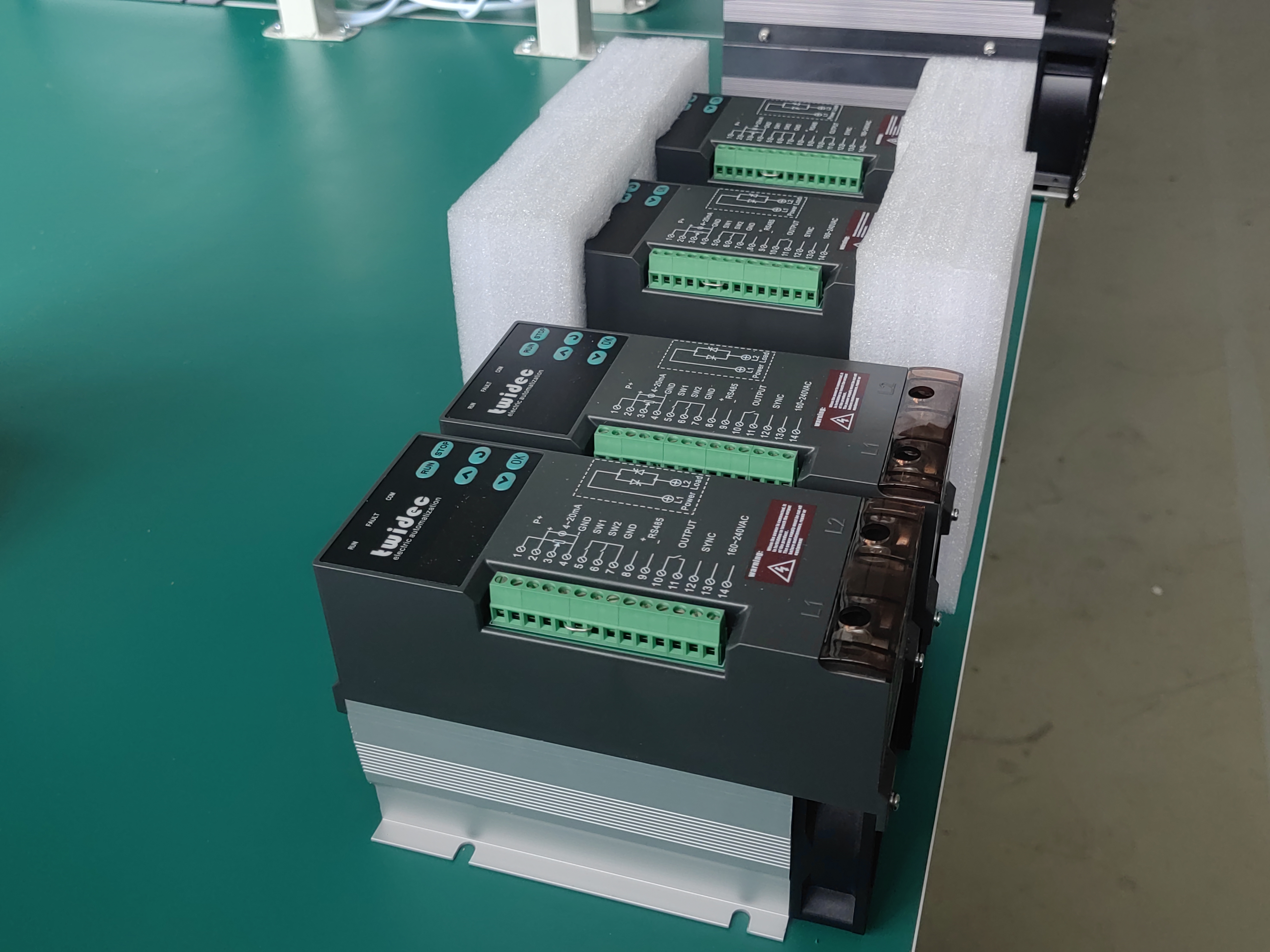 單相TM數(shù)字調(diào)功器25~150A