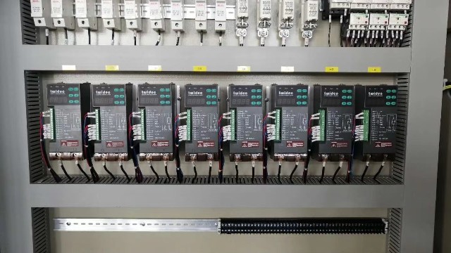 電力調(diào)整器的未來(lái)發(fā)展趨勢(shì)是什么，它將如何推動(dòng)電力系統(tǒng)的創(chuàng)新和可持續(xù)性？