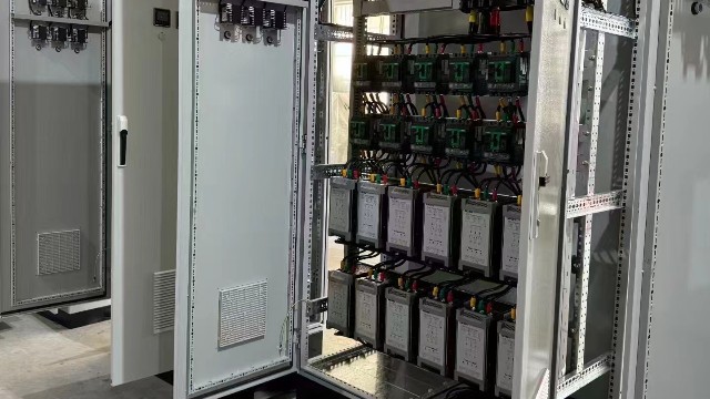 是正常反饋還是故障前兆？解碼可控硅控制器的閃爍密語