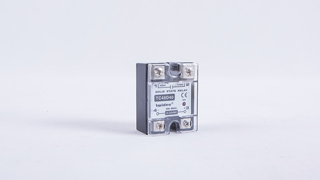 固態(tài)繼電器1