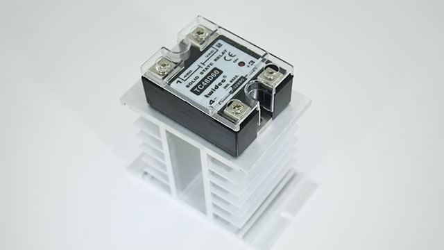 固態(tài)繼電器1